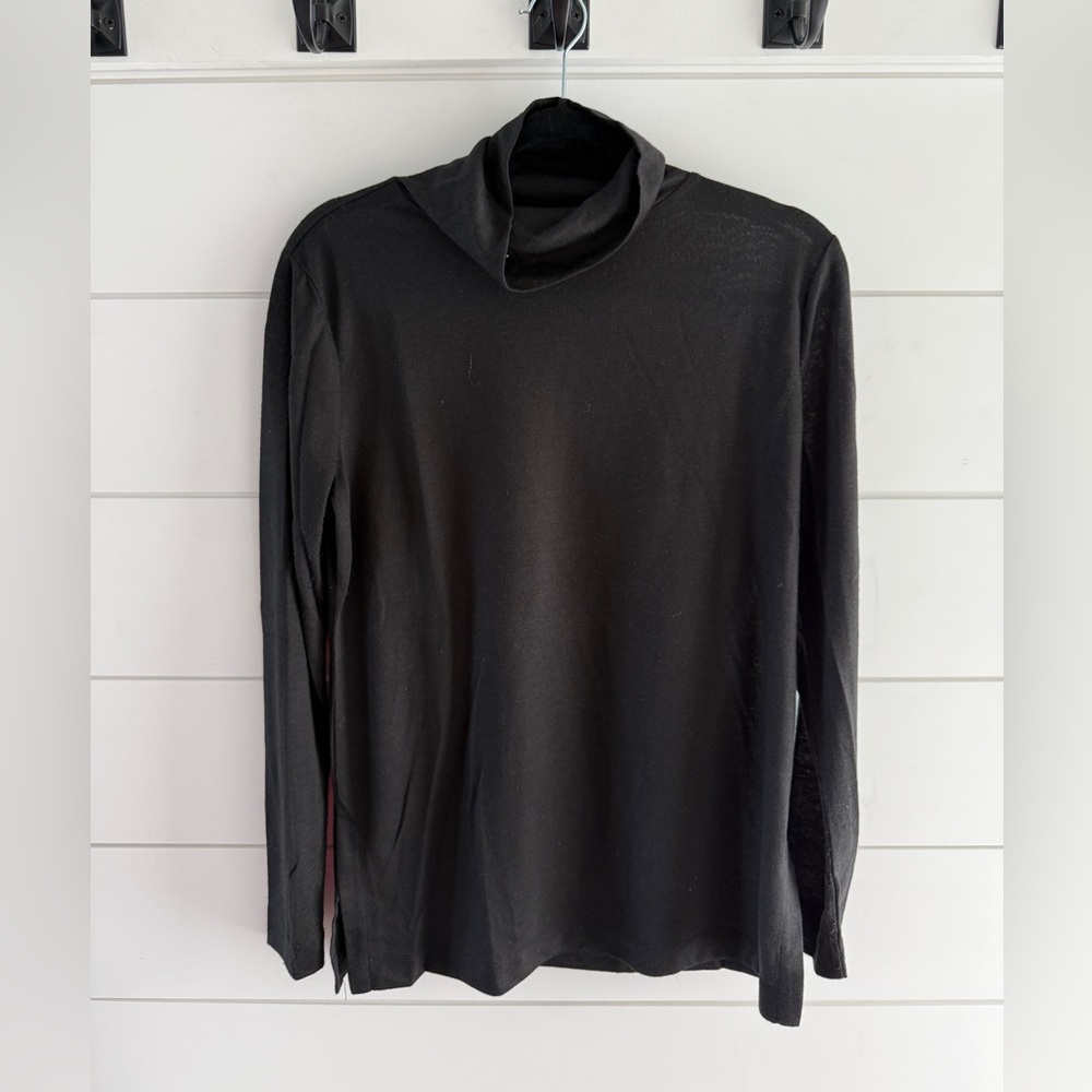 LOFT Black Lightweight Turtleneck, Size Medium
